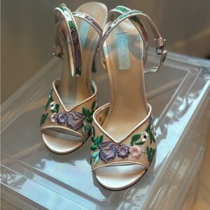 Betsey Johnson Cream and Purple Embroidered Heels